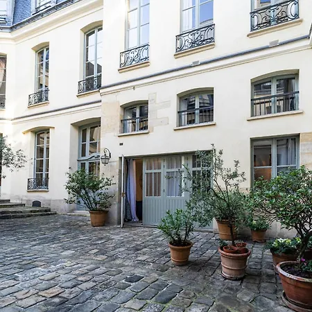 Pick A Flat's In Place Des Vosges - Rue Saint-gilles Parigi